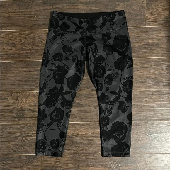 lululemon athletica Black Floral Print Leggings - Picture 4 of 10